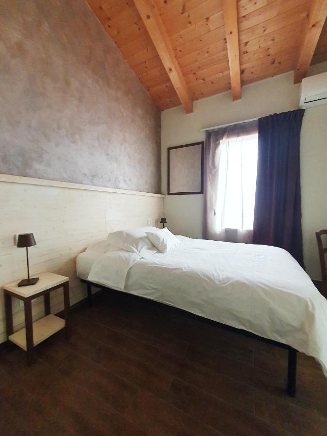 Osteria E Locanda Del Viaggiatore Russi Exteriér fotografie