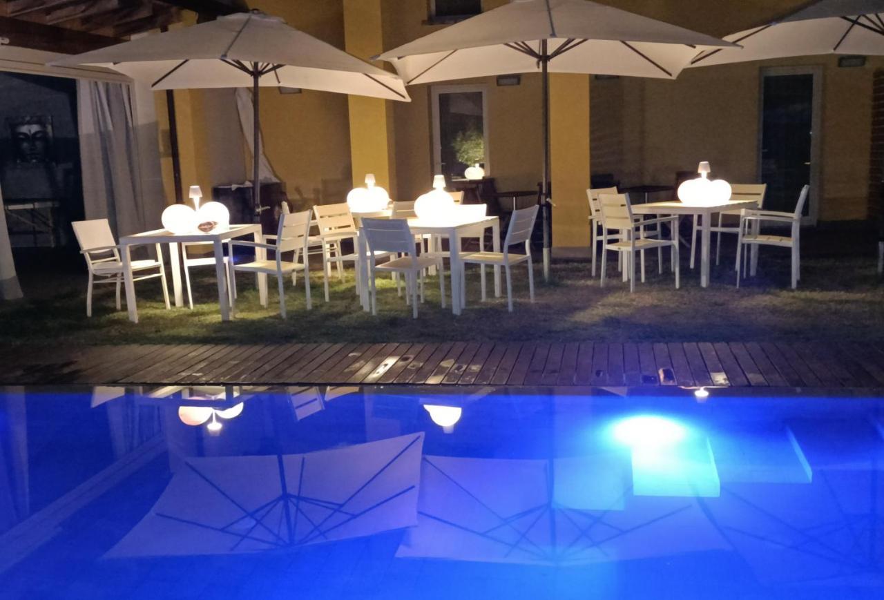 Osteria E Locanda Del Viaggiatore Russi Exteriér fotografie